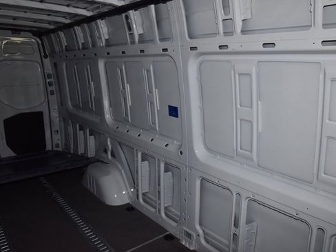 Used 2025 Mercedes-Benz Sprinter 2500 image 23