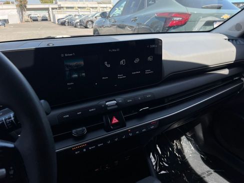 Used 2025 Kia K4 FWD image 17