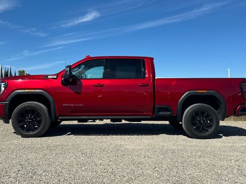 Used 2024 GMC Sierra 2500 AT4 w/ AT4 Premium Plus Package AWD/4WD image 6