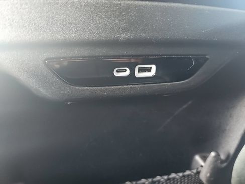 Used 2025 Chrysler Pacifica Select FWD image 37