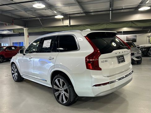 Certified 2022 Volvo XC90 T6 Inscription w/ Climate Package image 4