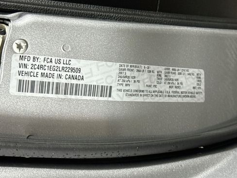 Used 2020 Chrysler Pacifica Touring-L Plus w/ S Appearance Package FWD image 34