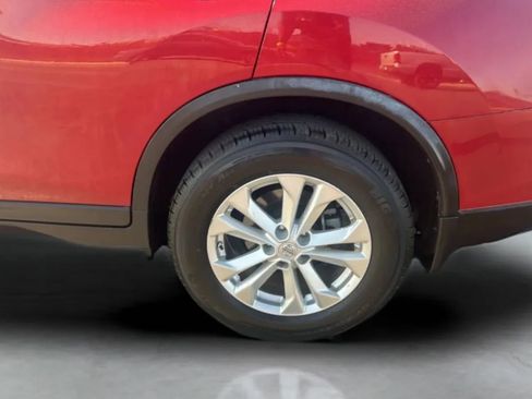 Used 2016 Nissan Rogue SV FWD image 43