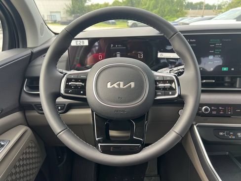 New 2026 Kia Carnival EX FWD image 17