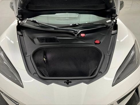 Used 2021 Chevrolet Corvette Stingray Coupe w/ Chrome Exterior Badge Package RWD image 30