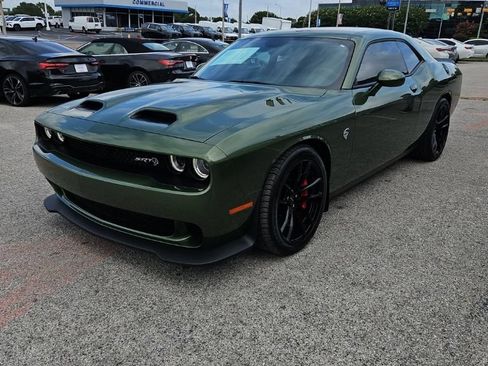 Used 2023 Dodge Challenger SRT Hellcat w/ Driver Convenience Group RWD image 3