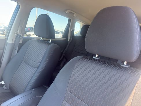 Used 2018 Nissan Rogue SV AWD/4WD image 27