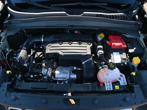 Used 2023 Jeep Renegade Latitude image 23