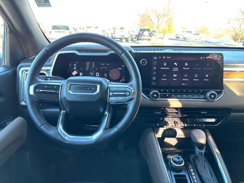 Used 2024 GMC Canyon Denali image 23