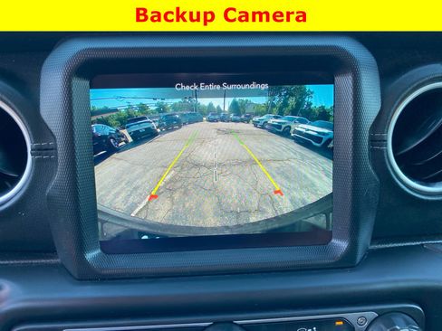 Used 2021 Jeep Wrangler Unlimited Sahara w/ Cold Weather Group AWD/4WD image 26