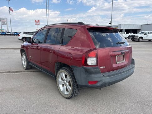 Used 2016 Jeep Compass Latitude image 5