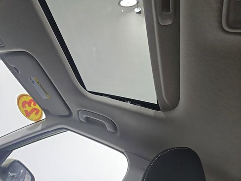 Certified 2023 Hyundai Venue SEL FWD image 20