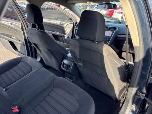 Used 2020 Ford Fusion SE AWD/4WD image 26