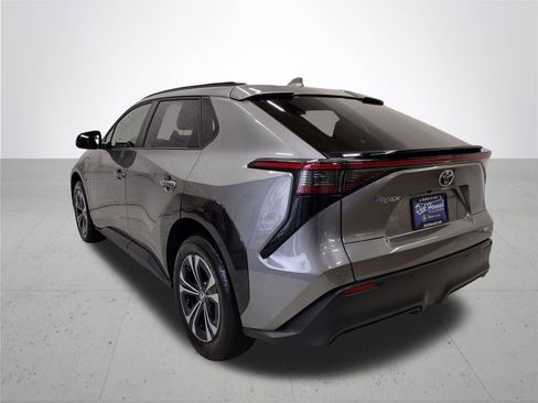 Used 2023 Toyota bZ4X XLE w/ Weather Package image 11