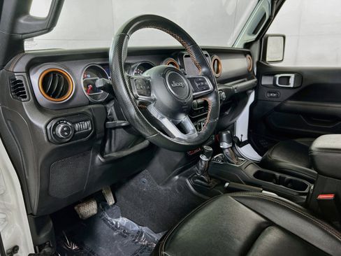 Used 2021 Jeep Gladiator Mojave AWD/4WD image 9