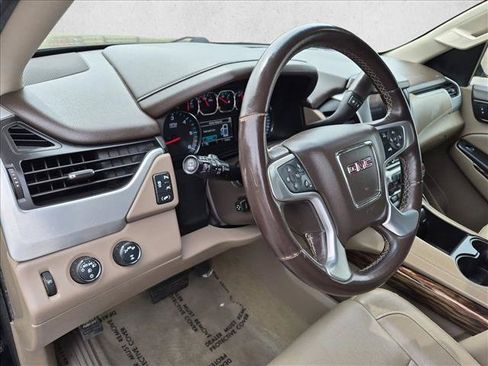Used 2018 GMC Yukon XL SLT AWD/4WD image 10