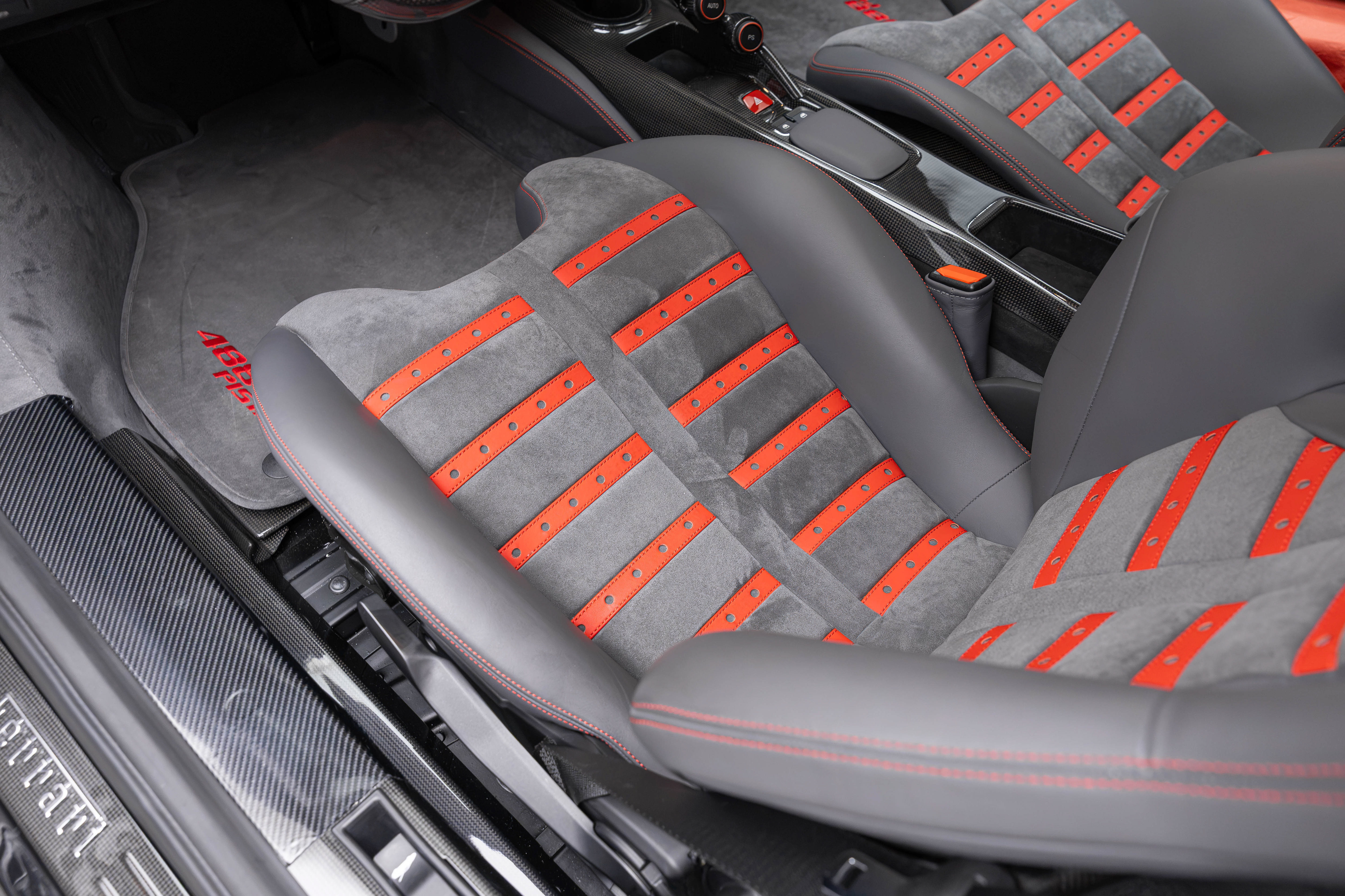 Used 2019 Ferrari 488 Pista Coupe RWD image 18