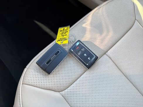 Certified 2023 Jeep Grand Cherokee L Limited w/ Luxury Tech Group II image 35