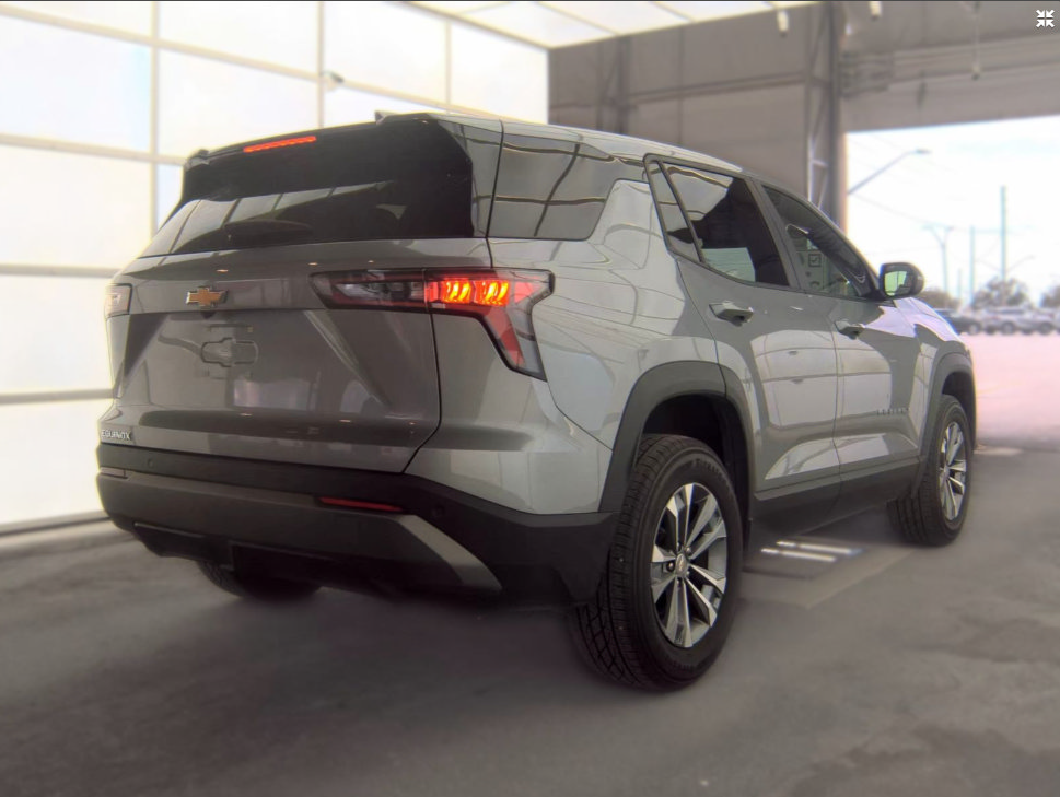 Used 2025 Chevrolet Equinox LT FWD image 5