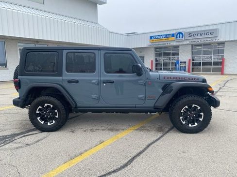 Used 2024 Jeep Wrangler Unlimited Rubicon w/ Dual Top Group image 2