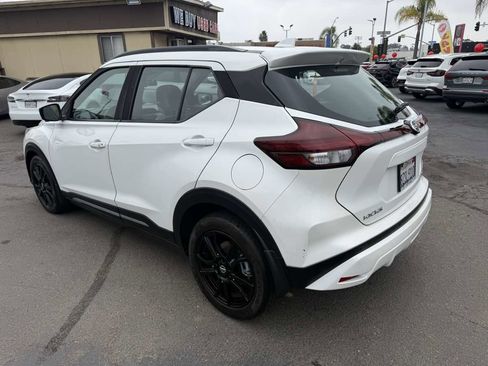Used 2021 Nissan Kicks SR w/ SR Premium Package FWD image 23