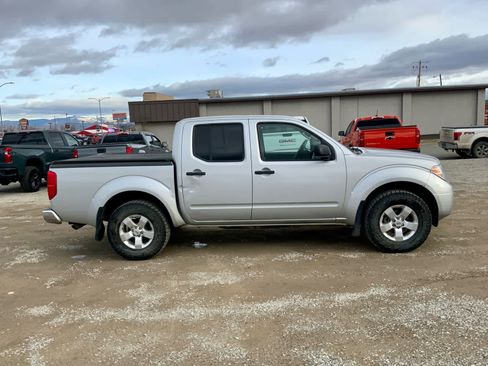Used 2012 Nissan Frontier SV image 6