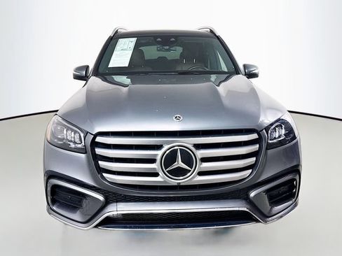 Used 2024 Mercedes-Benz GLS 450 4MATIC image 2