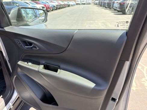 Used 2024 Chevrolet Equinox LT AWD/4WD image 11