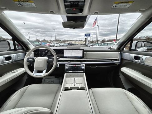 Used 2025 Hyundai Santa Fe Calligraphy image 10
