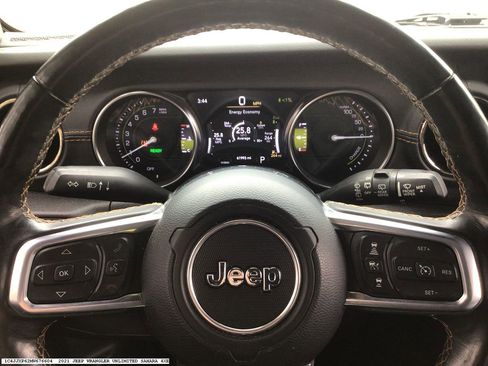 Used 2021 Jeep Wrangler Unlimited Sahara AWD/4WD image 13