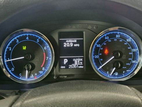 Used 2019 Toyota Corolla LE FWD image 16