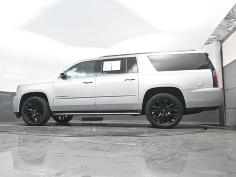 Used 2016 GMC Yukon XL SLT image 30