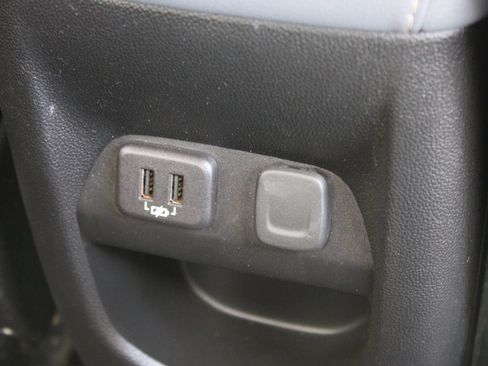 Used 2019 Chevrolet Colorado Z71 AWD/4WD image 26