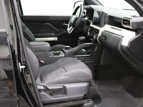 Used 2024 Toyota Tacoma TRD Off-Road AWD/4WD image 27