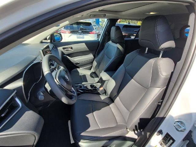 Used 2024 Toyota Corolla Cross XLE w/ Convenience Package FWD image 19