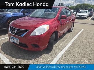 Used 2014 Nissan Versa SV FWD video 1