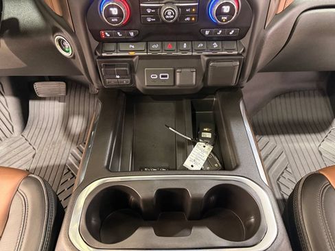 Certified 2022 Chevrolet Silverado 1500 High Country w/ Z71 Off-Road Package AWD/4WD image 22
