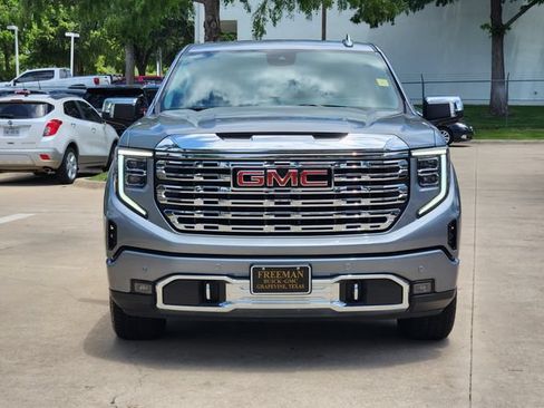 Used 2024 GMC Sierra 1500 Denali w/ Technology Package AWD/4WD image 3