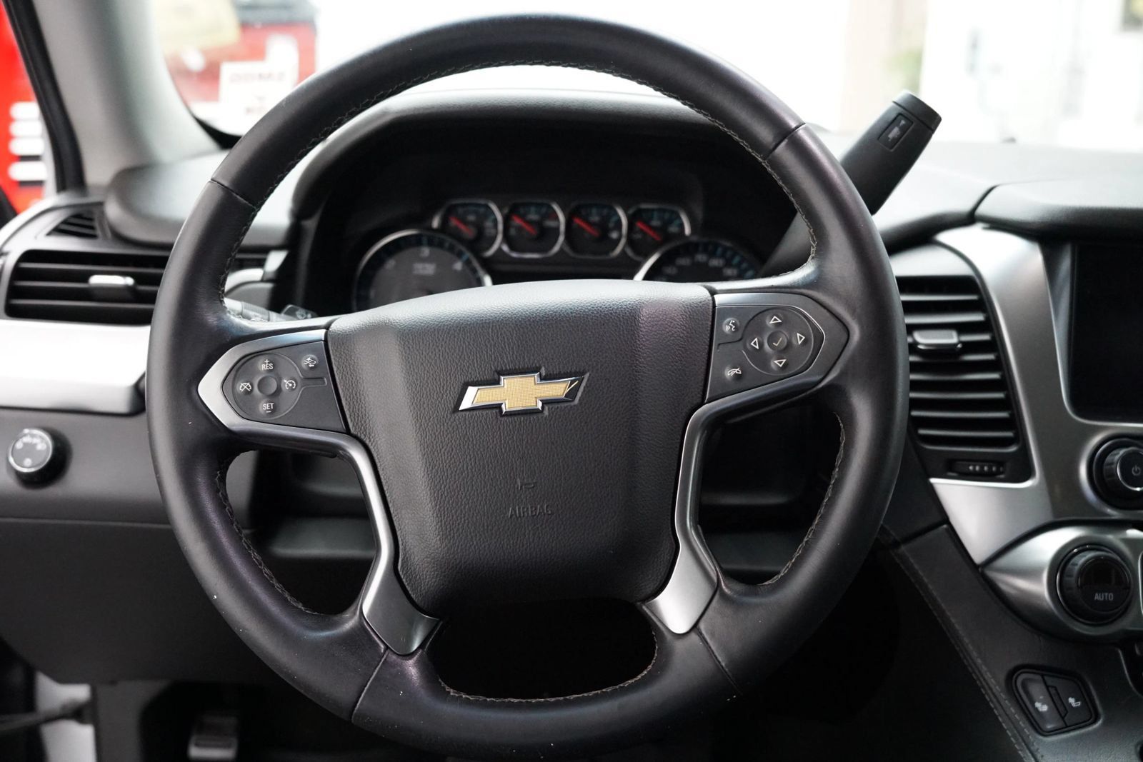 Used 2017 Chevrolet Suburban LT RWD image 20