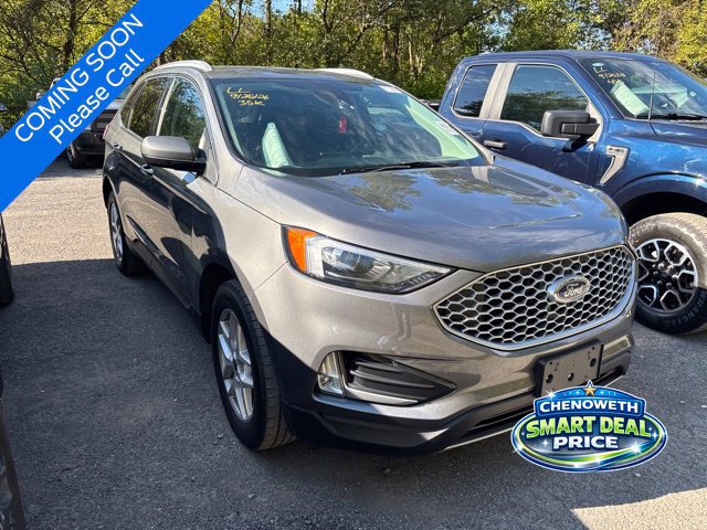 Used 2023 Ford Edge SEL w/ Convenience Package AWD/4WD image 2