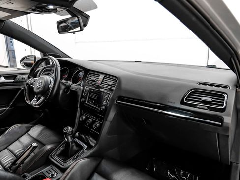 Used 2017 Volkswagen GTI SE FWD image 19
