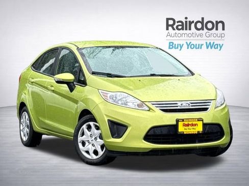 Used 2013 Ford Fiesta SE image 1