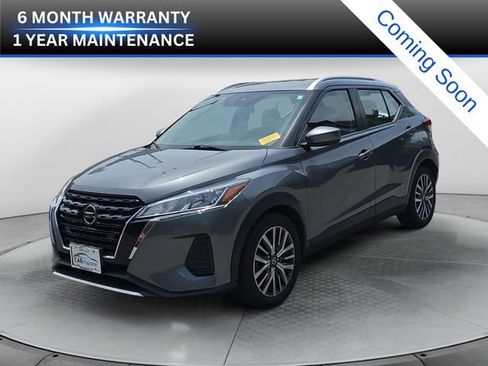 Used 2021 Nissan Kicks SV FWD image 1