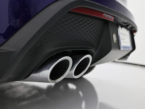 Certified 2026 Porsche Macan AWD/4WD image 15