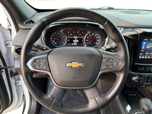 Used 2023 Chevrolet Traverse LT image 17