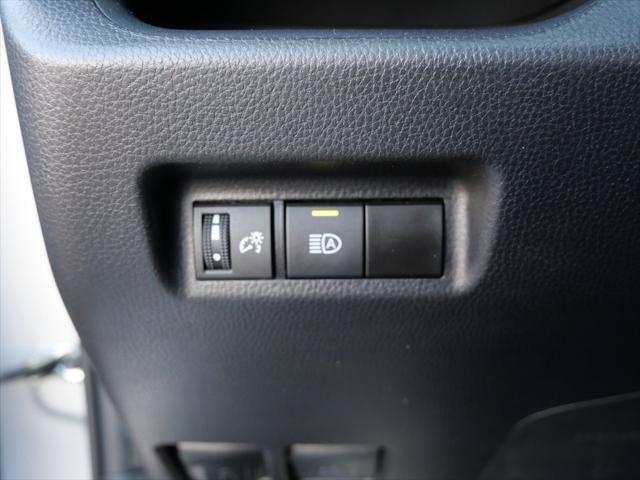 Certified 2025 Toyota RAV4 XLE AWD/4WD image 28