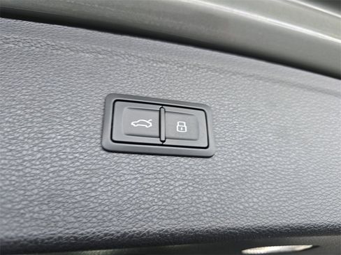 Used 2023 Audi Q5 2.0T Premium w/ Convenience Package image 29