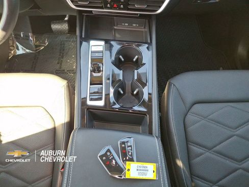 Used 2024 Volkswagen Atlas SE FWD image 12