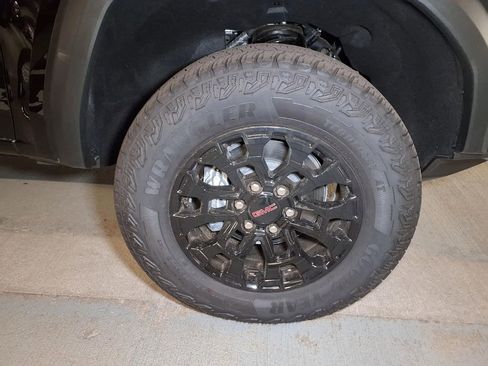 New 2026 GMC Canyon Elevation RWD image 5