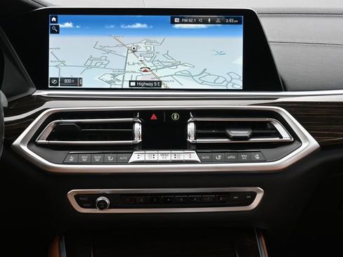 Used 2021 BMW X5 M50i w/ Dynamic Handling Package image 17